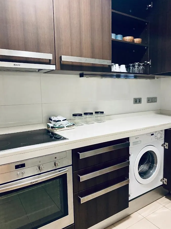 Sunshine Beach Front Complex, Wifi, Modern Casares Apartment