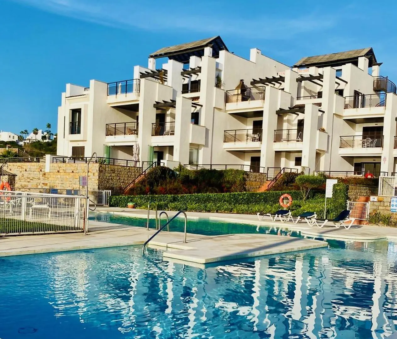 Sunshine Beach Front Complex, Wifi, Modern Casares